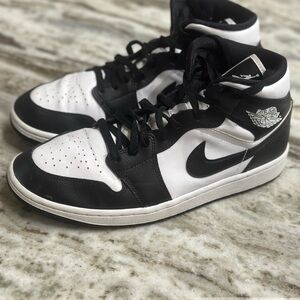 Nike Black and White Sneakers Air Jordan 1 Mid